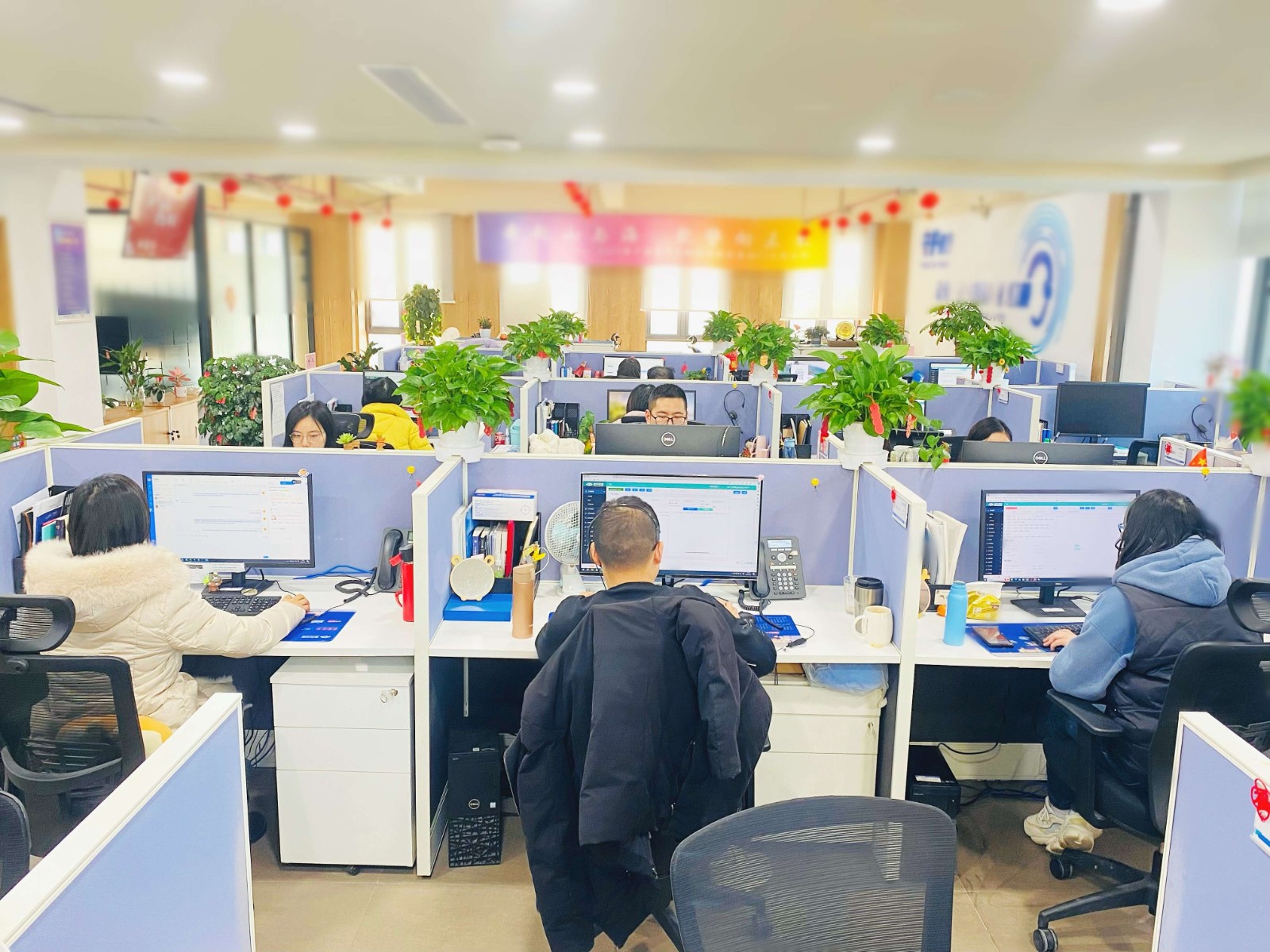 1708238898519676.jpg IMG_9308.HEIC_Ä£ºý.jpg